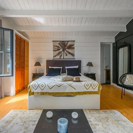 펜션 Maison Acces Direct 라쿠르드쉬르메르